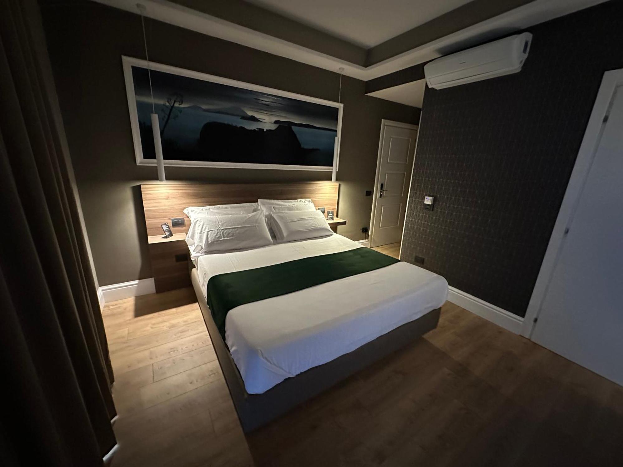 7Th Floor Suite Nápoly Kültér fotó